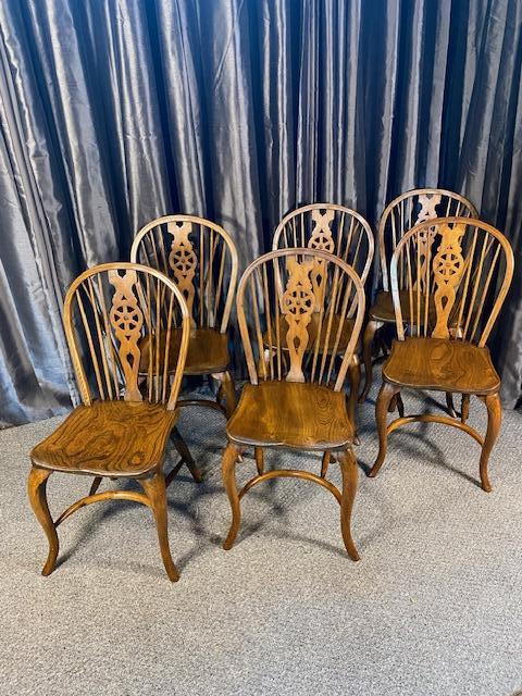 Set of Six Windsor Chairs (1 of 6) Set of Six Windsor Chairs (1 of 6)