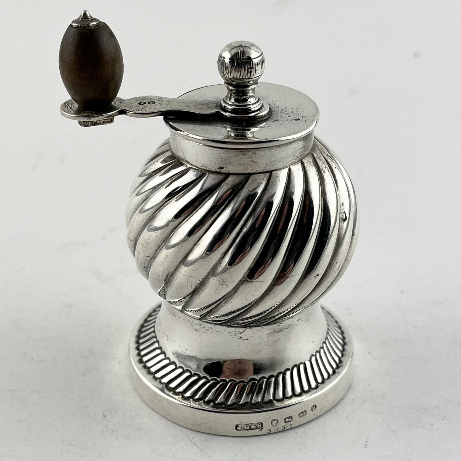 Unusual Victorian Sterling Silver Pepper Grinder by John Grinsell & Sons (1 of 6) Unusual Victorian Sterling Silver Pepper Grinder by John Grinsell & Sons (1 of 6)