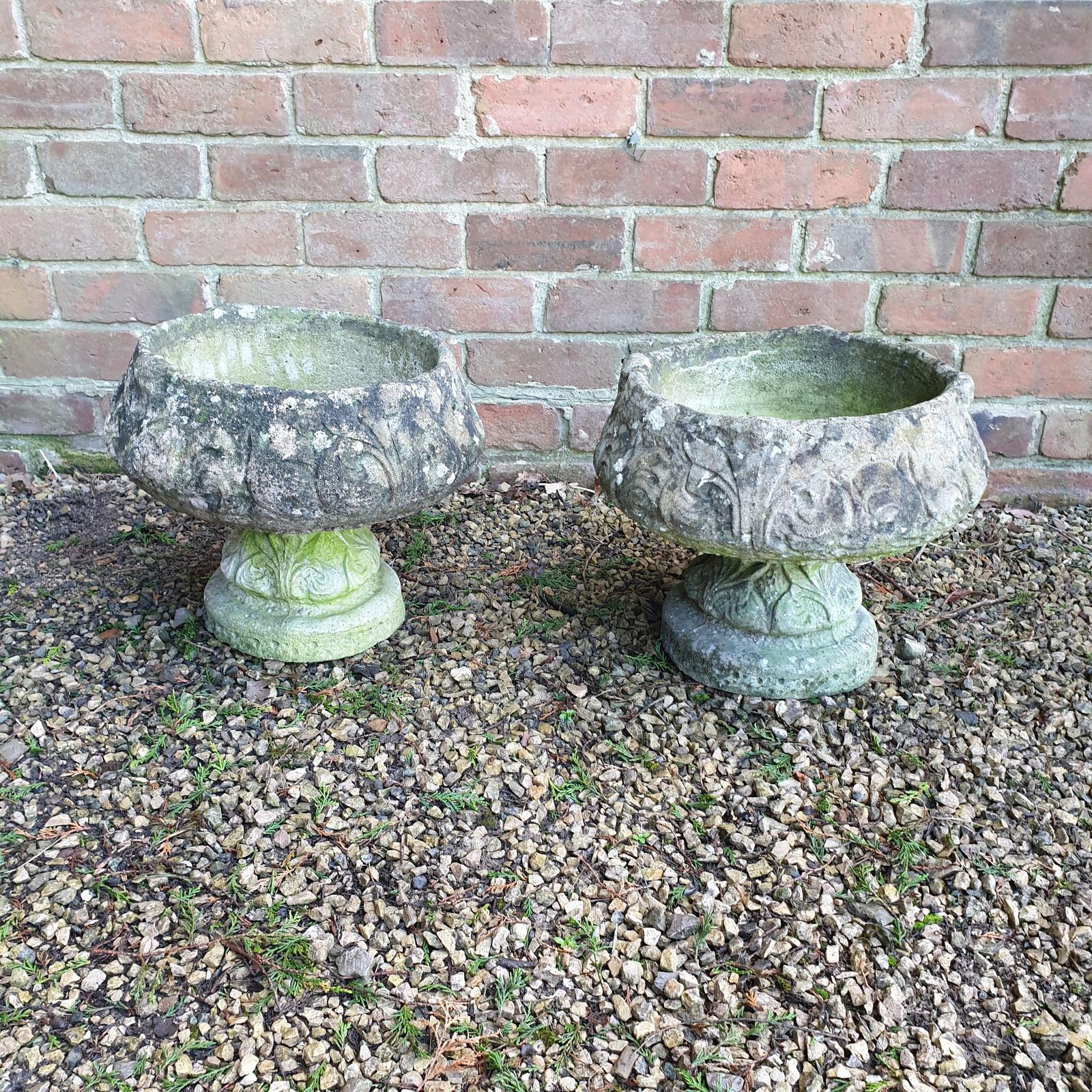 Pair of Round Garden Planters (1 of 3)
