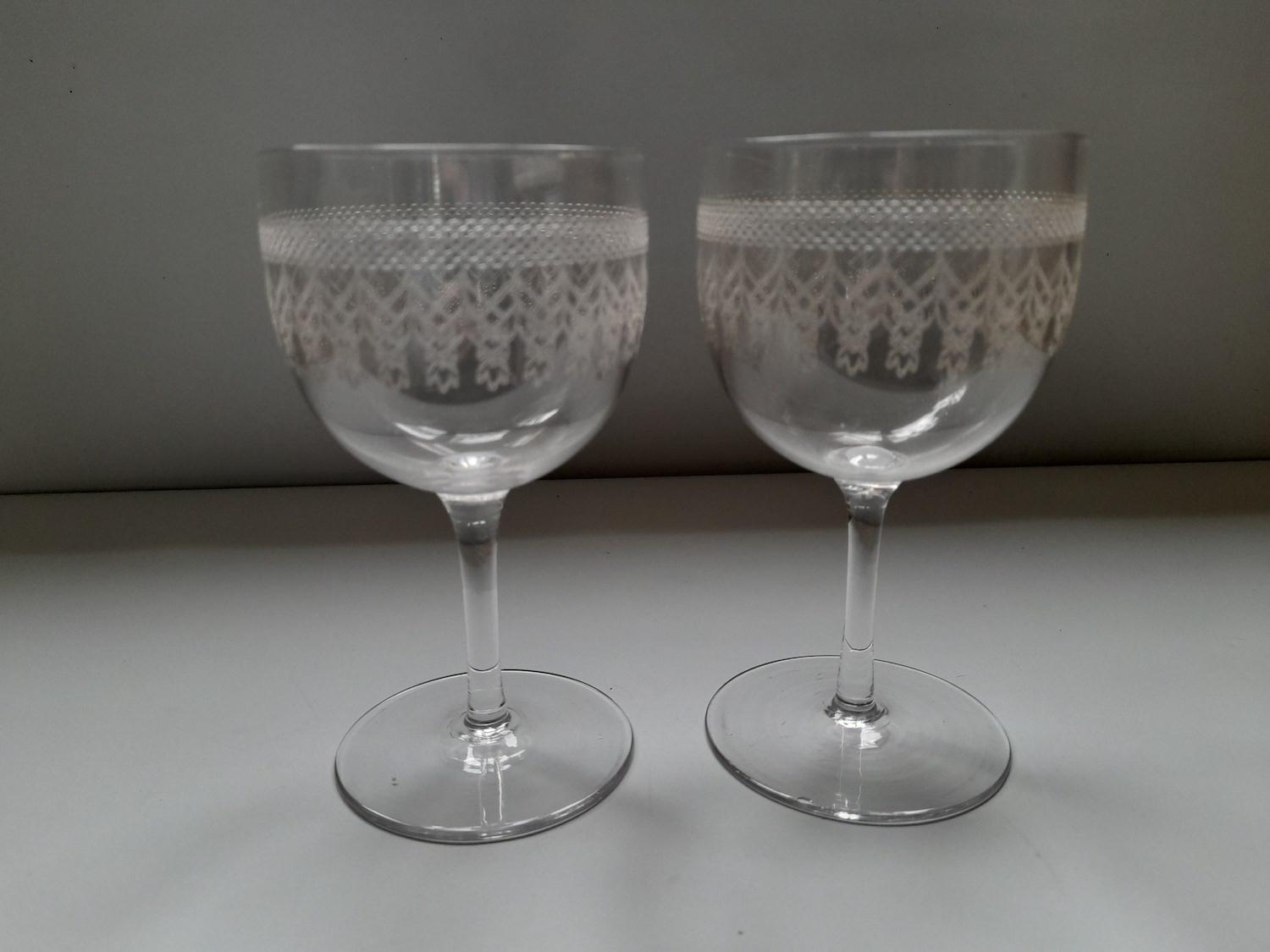 Elegant Pair of Edwardian Sherry Glasses c.1910 (1 of 4) Elegant Pair of Edwardian Sherry Glasses c.1910 (1 of 4)