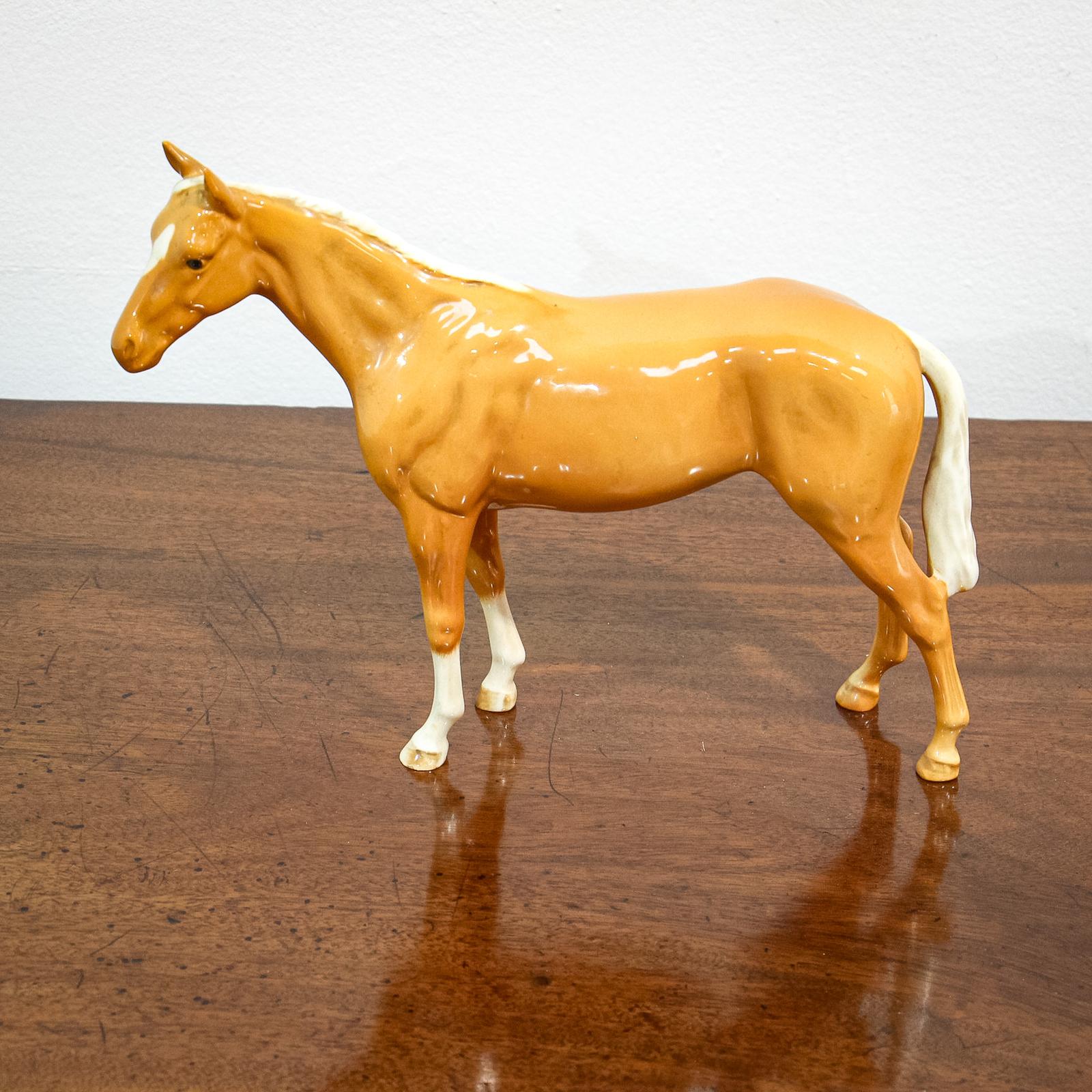 Large Beswick Palomino Horse (1 of 9)