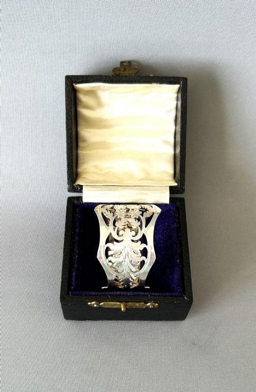 Lovely Edwardian Boxed Silver Napkin Ring (1 of 7) Lovely Edwardian Boxed Silver Napkin Ring (1 of 7)