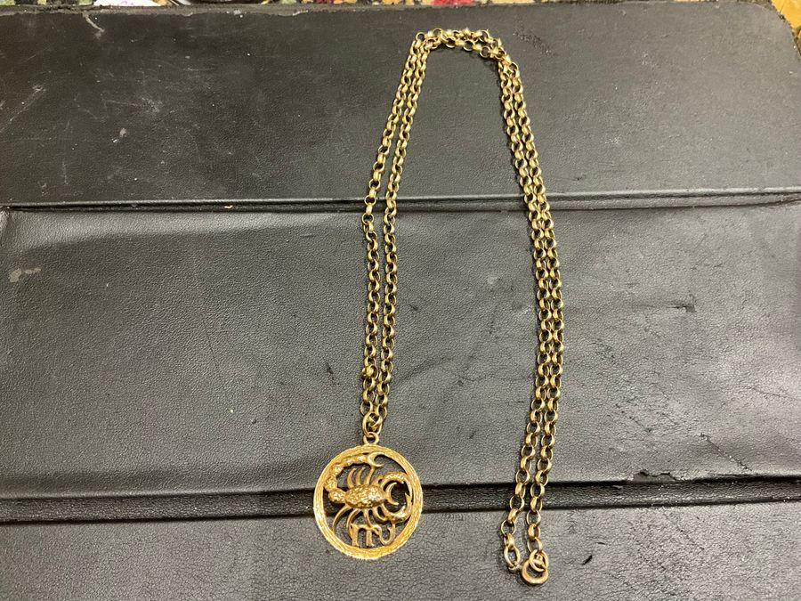 GOLD 9CT BELCHER CHAIN WITH PISCES MONTH SIGN PENDANT (1 of 8)