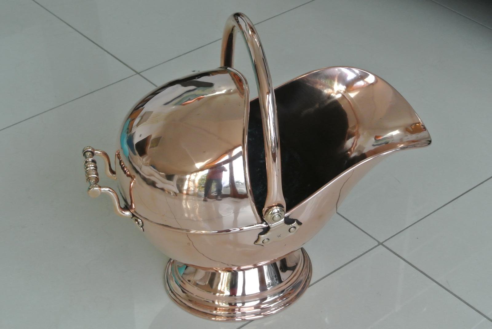 Quality Victorian Copper Coal Bucket of Fine Helmet Shape with Castellated Seam to the Foot (1 of 9)