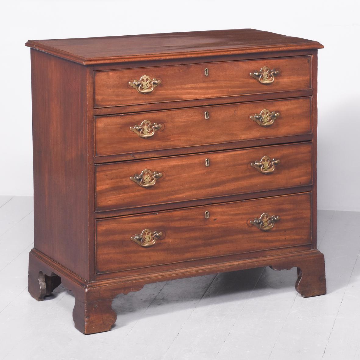 Quality Neat-sized George III Mahogany Chest of Drawers (1 of 8)