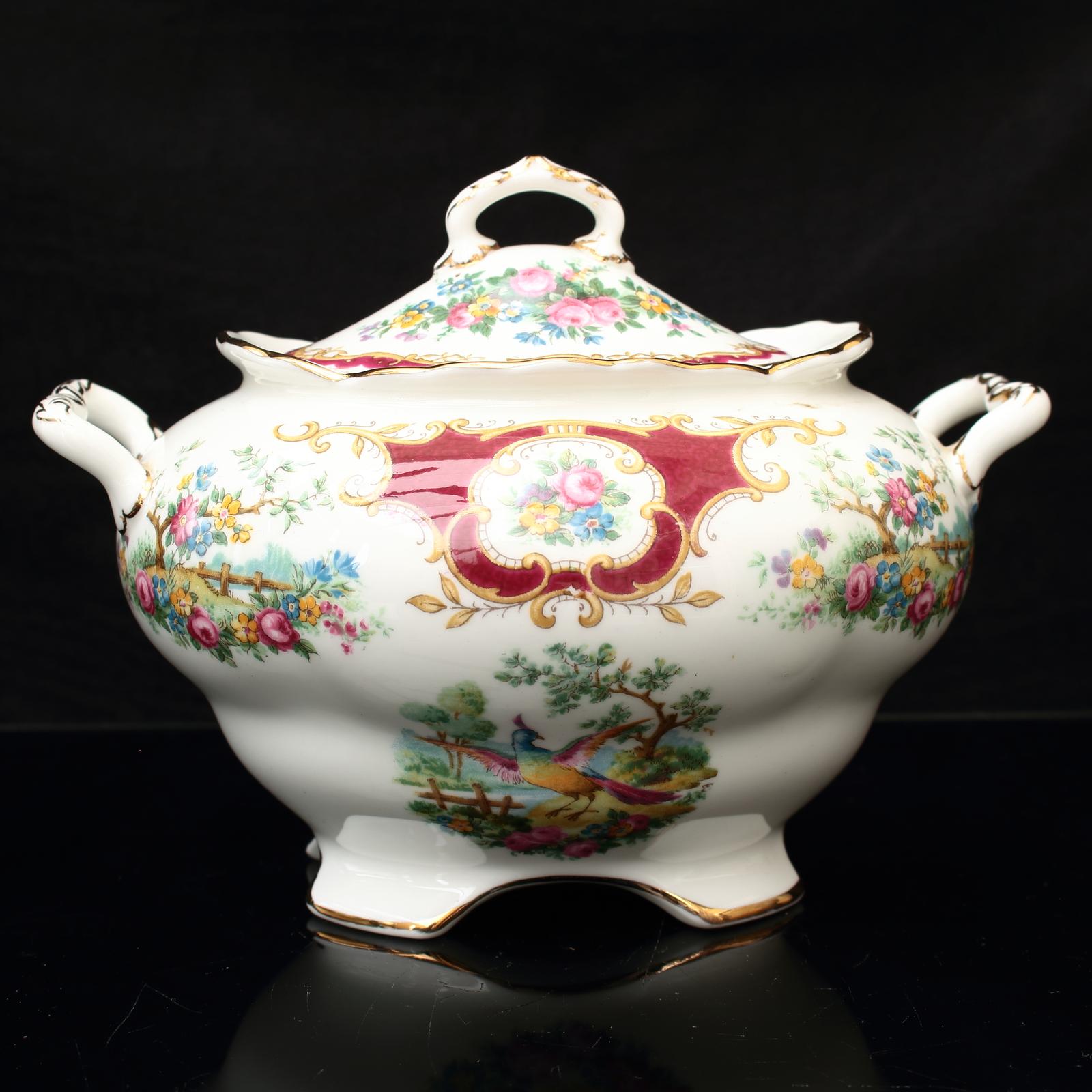 Foley Broadway Sugar Bowl & Lid Fine Bone China (1 of 14) Foley Broadway Sugar Bowl & Lid Fine Bone China (1 of 14)