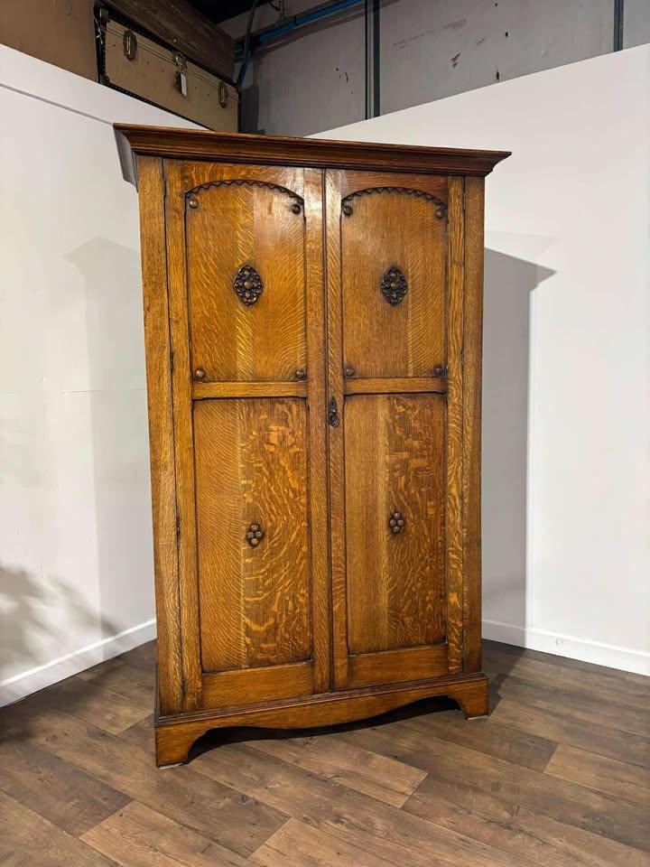 Early 20th Century Oak Two-door Wardrobe (1 of 17)