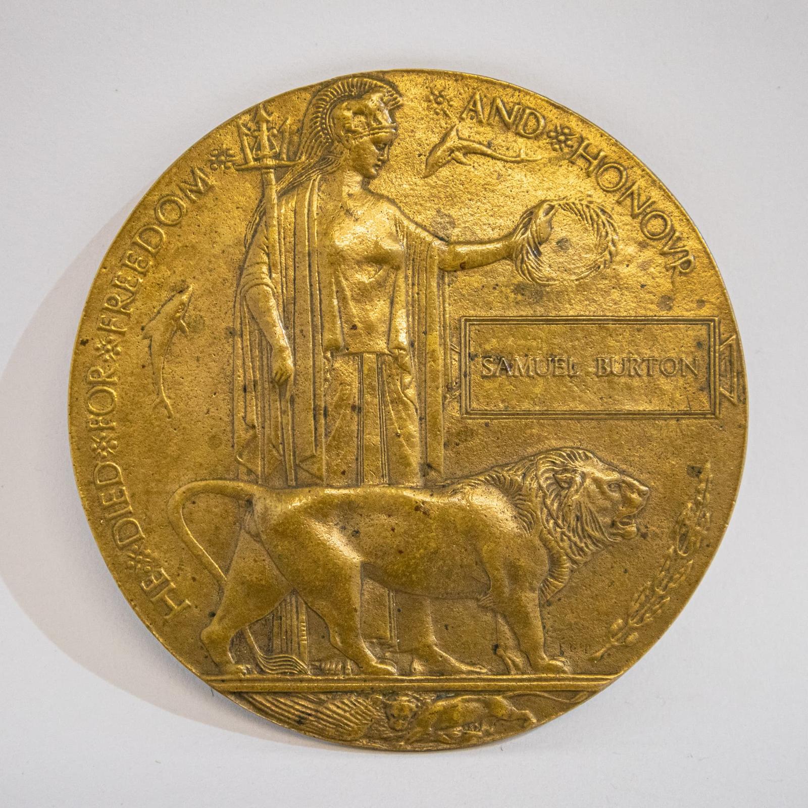 First World War Memorial Plaque with Papers (1 of 7) First World War Memorial Plaque with Papers (1 of 7)