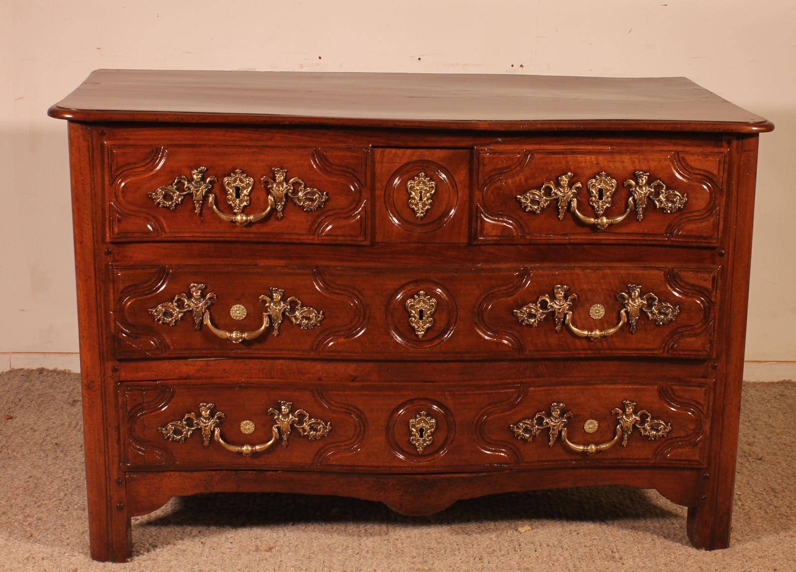 Parisian Regency Period Walnut Chest of Drawers - 19th Century (1 of 11) Parisian Regency Period Walnut Chest of Drawers - 19th Century (1 of 11)