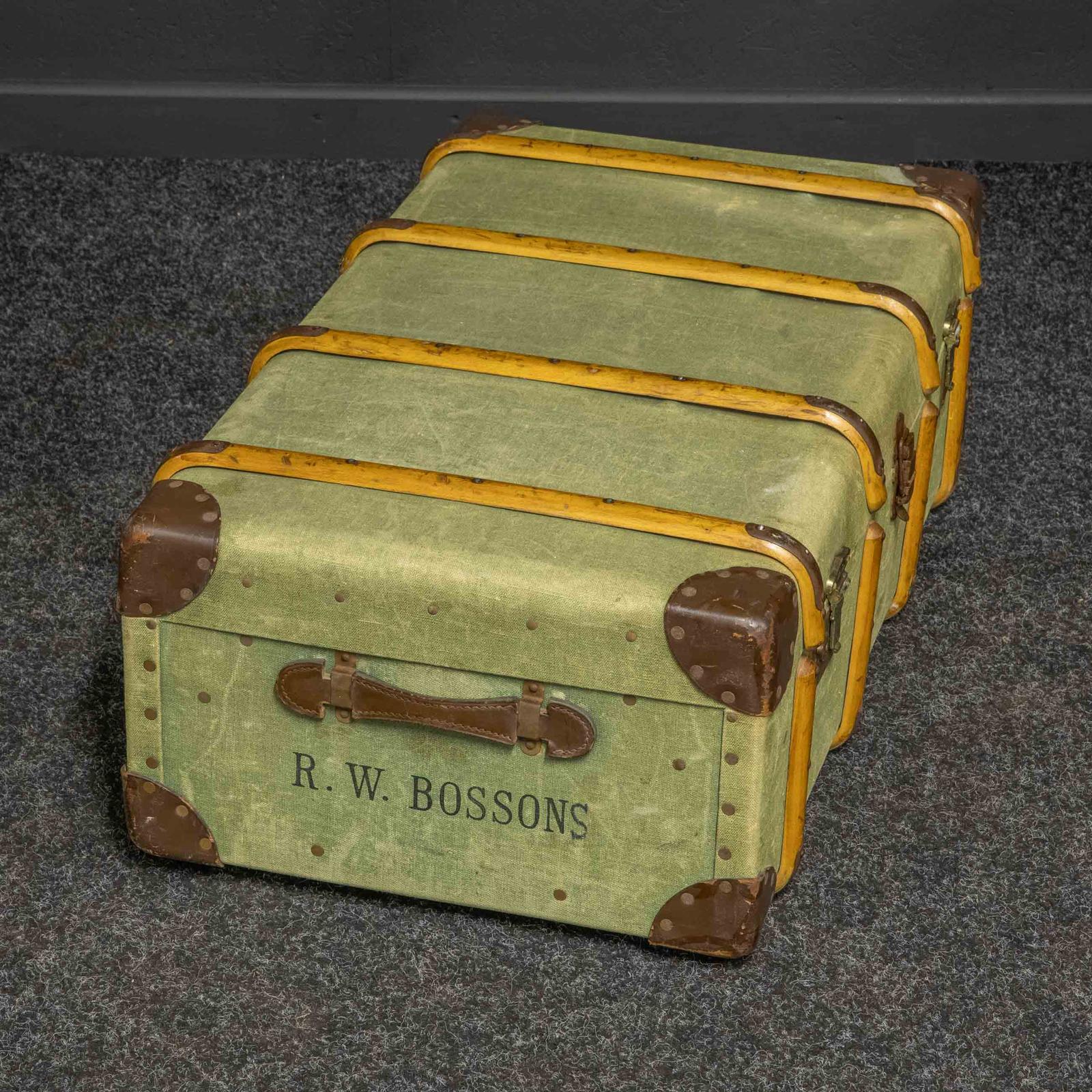 Famous Family Trunk (1 of 7)