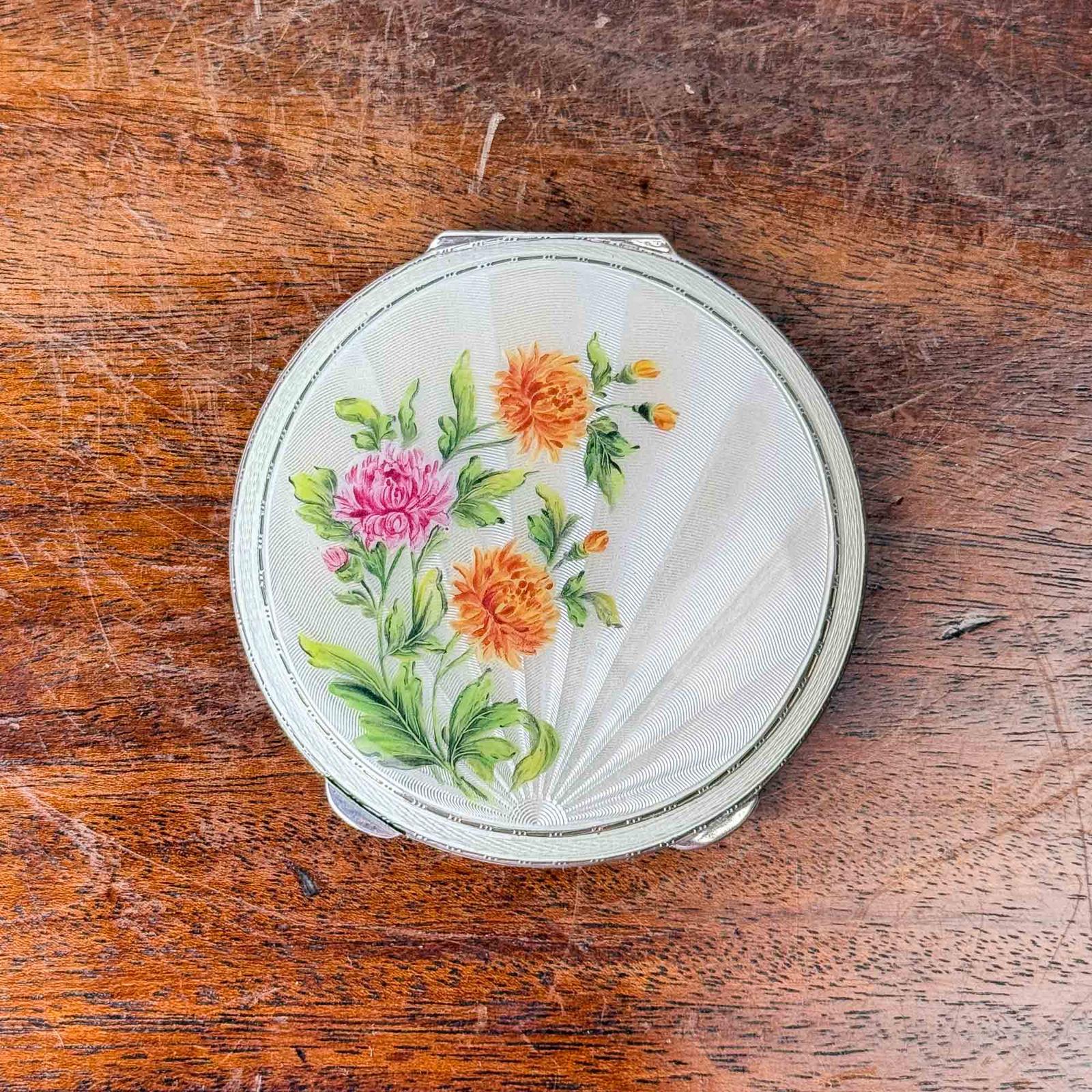 Silver & Guilloche Enamel Powder Compact by H Clifford Davis (1 of 11) Silver & Guilloche Enamel Powder Compact by H Clifford Davis (1 of 11)