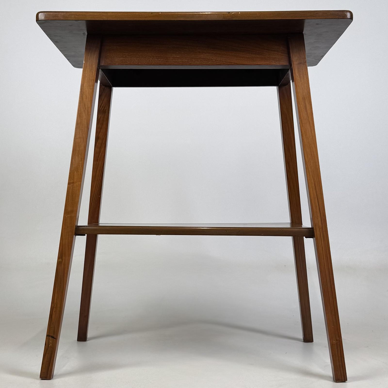 Antique 20th Century Edwardian Side Table In Walnut (1 of 9) Antique 20th Century Edwardian Side Table In Walnut (1 of 9)