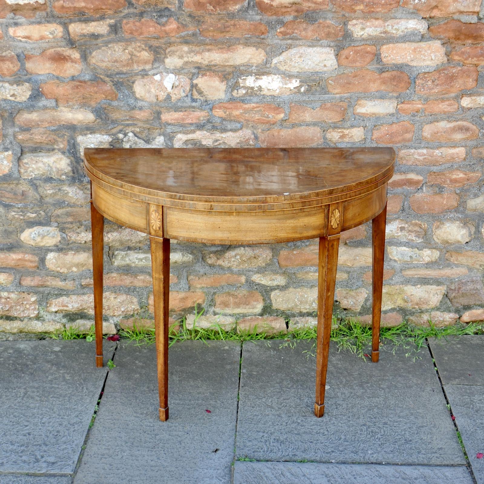 A Good Quality Georgian Walnut Card Table (1 of 10) A Good Quality Georgian Walnut Card Table (1 of 10)