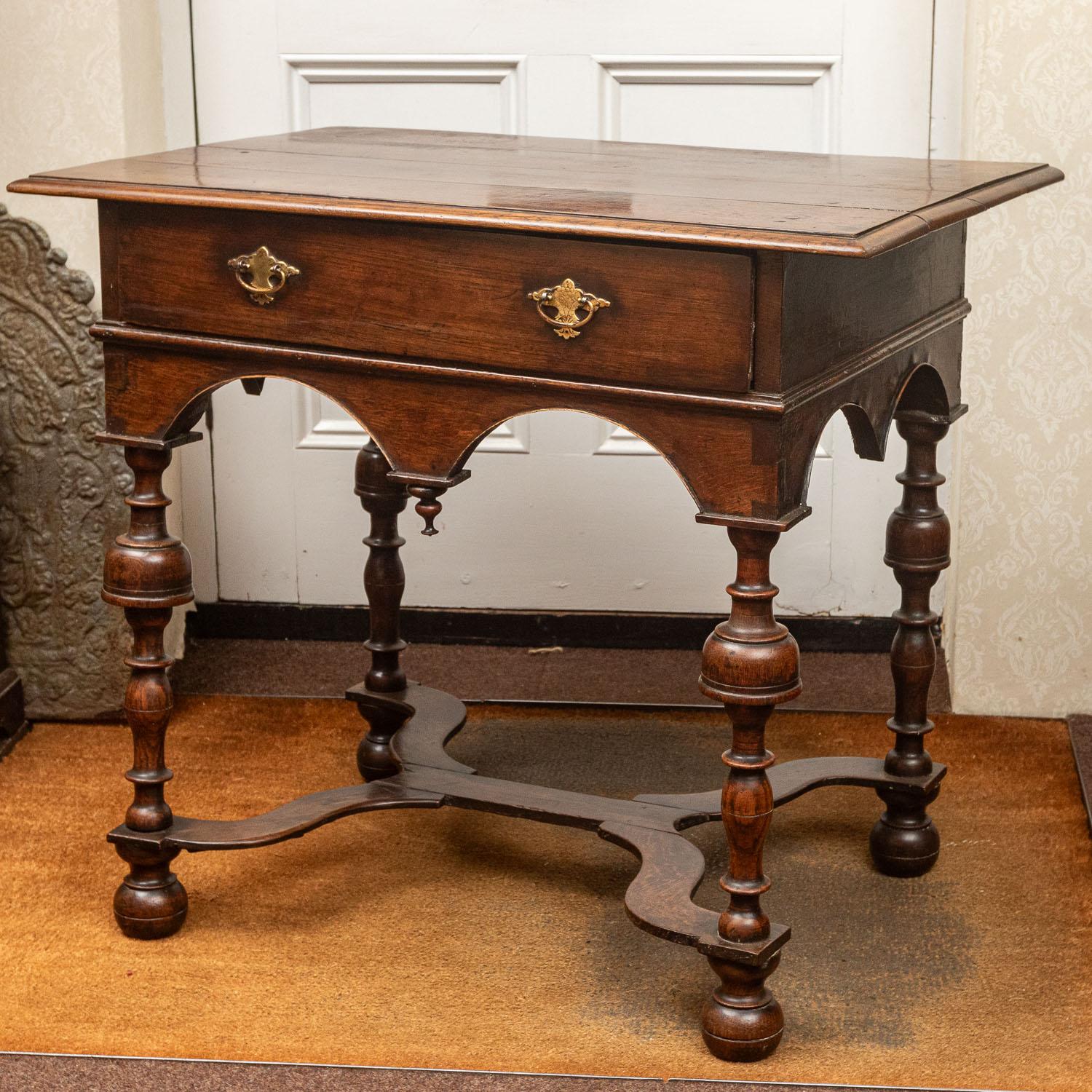 Oak Lowboy with Single Drawer (1 of 6)