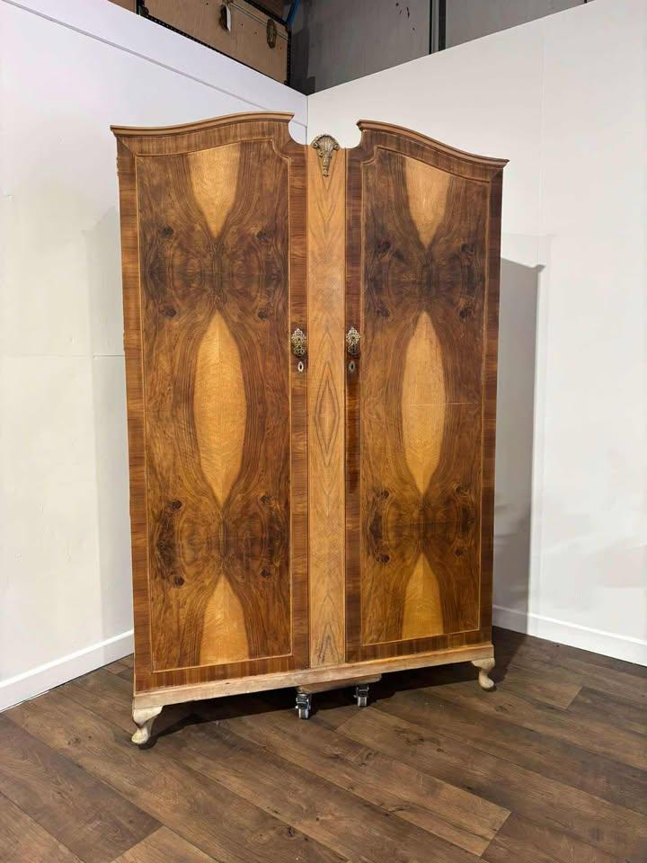 Vintage Walnut Double Wardrobe (1 of 18) Vintage Walnut Double Wardrobe (1 of 18)