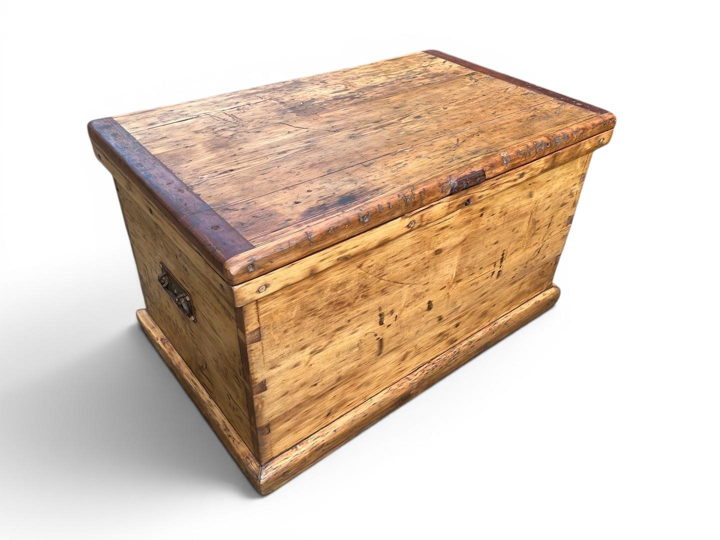 Large Antique Waxed Pine Blanket Box 1900s (1 of 19) Large Antique Waxed Pine Blanket Box 1900s (1 of 19)