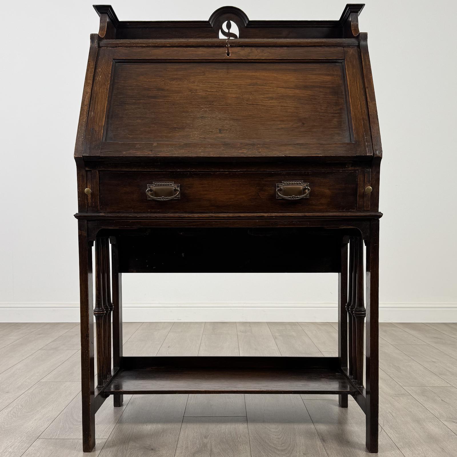 Antique 20th Century Good Quality Bureau in Oak (1 of 13)