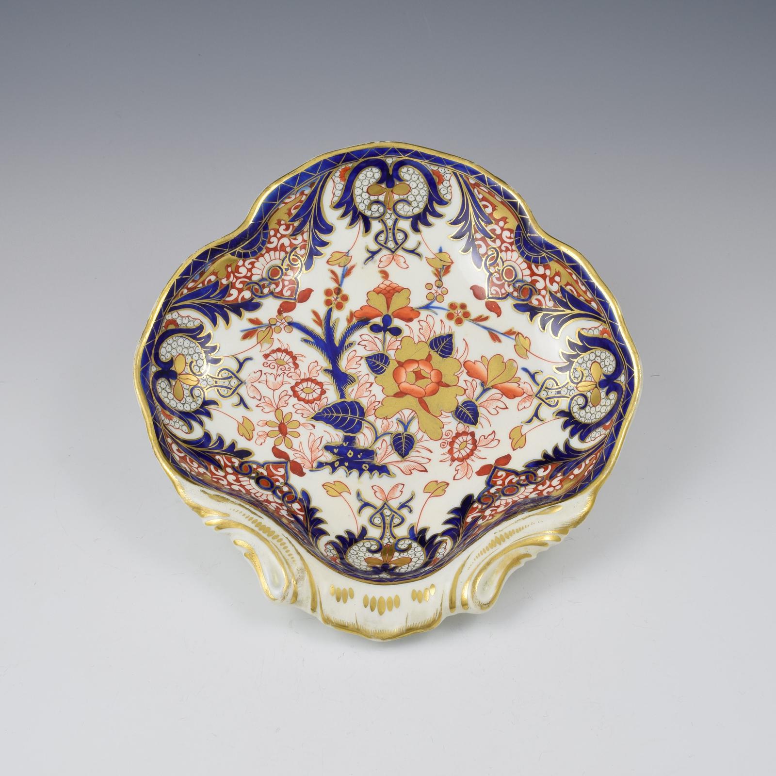 Georgian Derby Porcelain Imari King's Pattern Shell Dessert Dish c.1815 (1 of 6) Georgian Derby Porcelain Imari King's Pattern Shell Dessert Dish c.1815 (1 of 6)