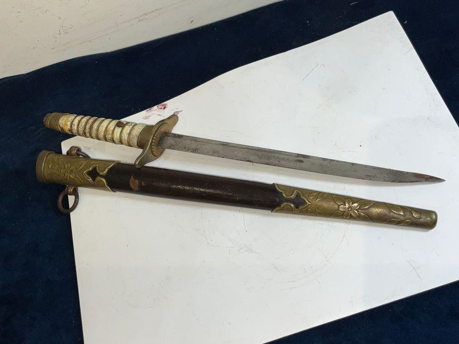 Japanese Naval Officers Dirk & Scabbard - World War 2 (1 of 18)