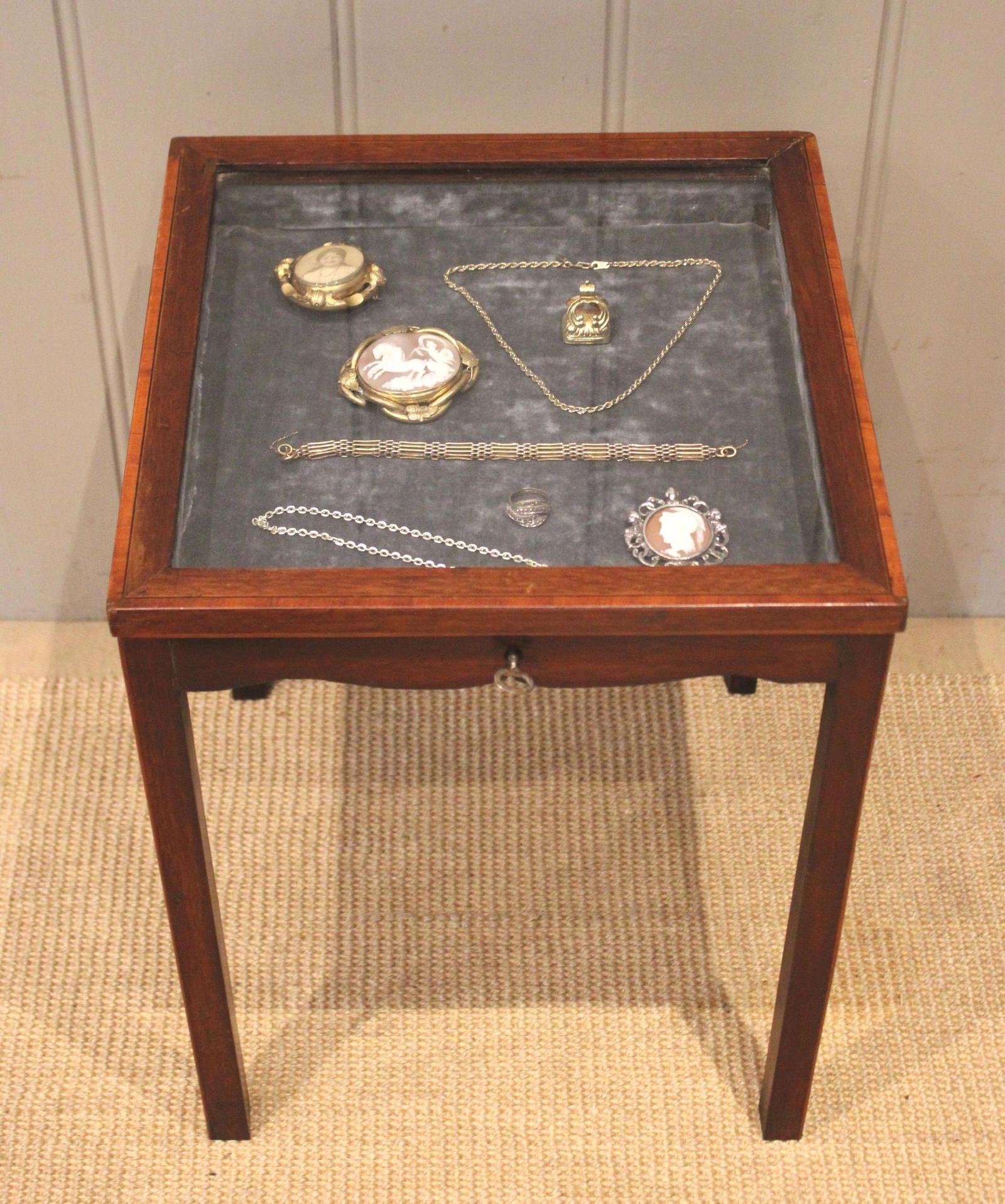 Small Edwardian Mahogany Display Cabinet (1 of 11)