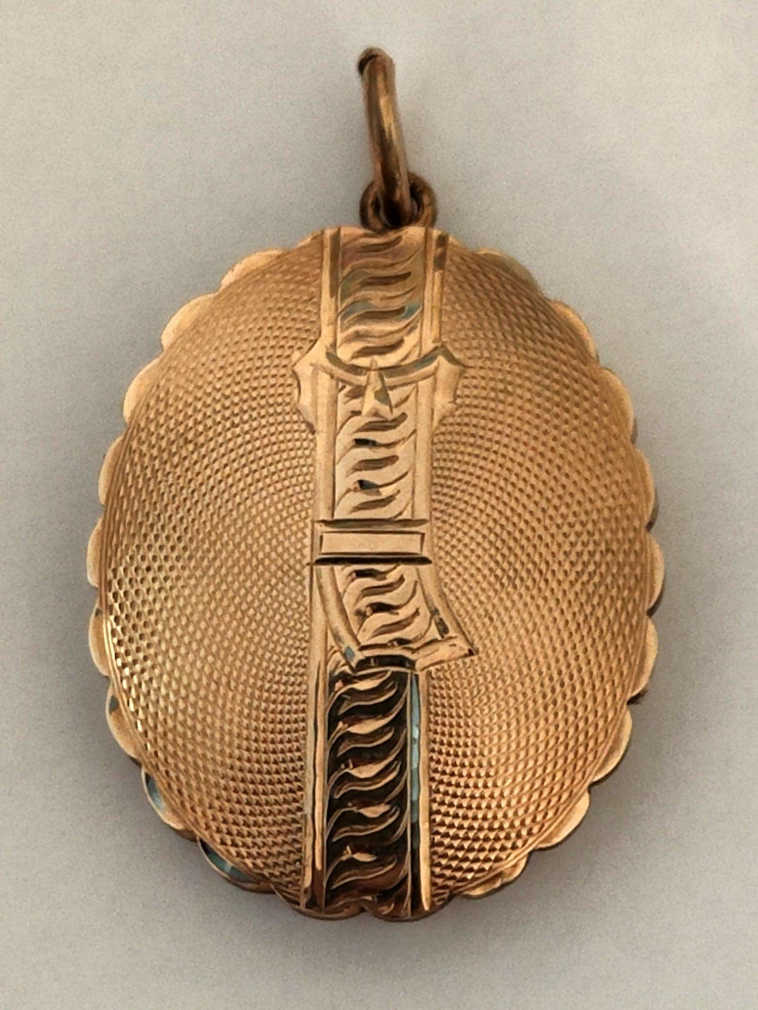 Large Edwardian Engraved 9ct Gold Buckle Locket (1 of 11) Large Edwardian Engraved 9ct Gold Buckle Locket (1 of 11)