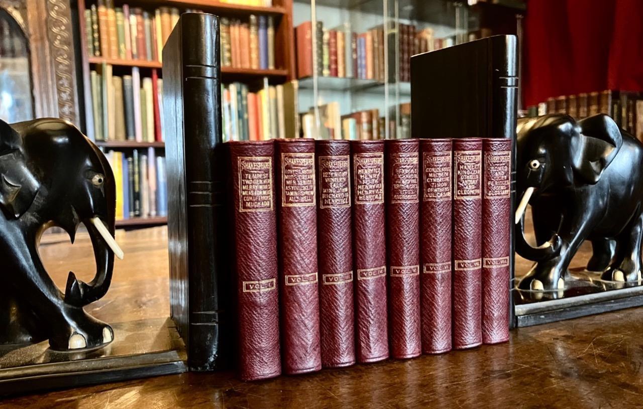 The Pocket Edition of Shakespeare 8 x Volume Set Full Red Leather Bindings 1900 (1 of 4)