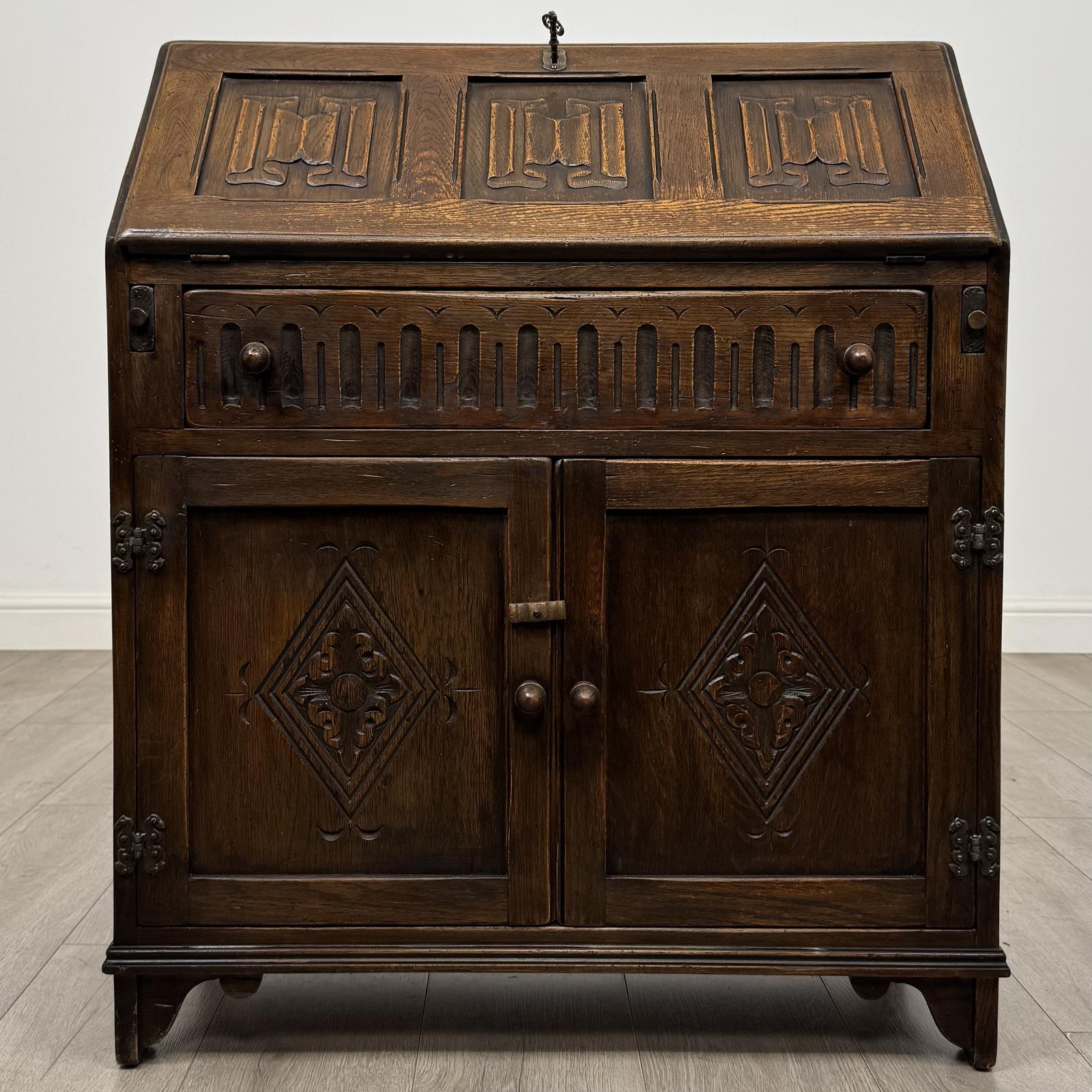 Antique 20th Century Linenfold Bureau In Oak (1 of 13) Antique 20th Century Linenfold Bureau In Oak (1 of 13)