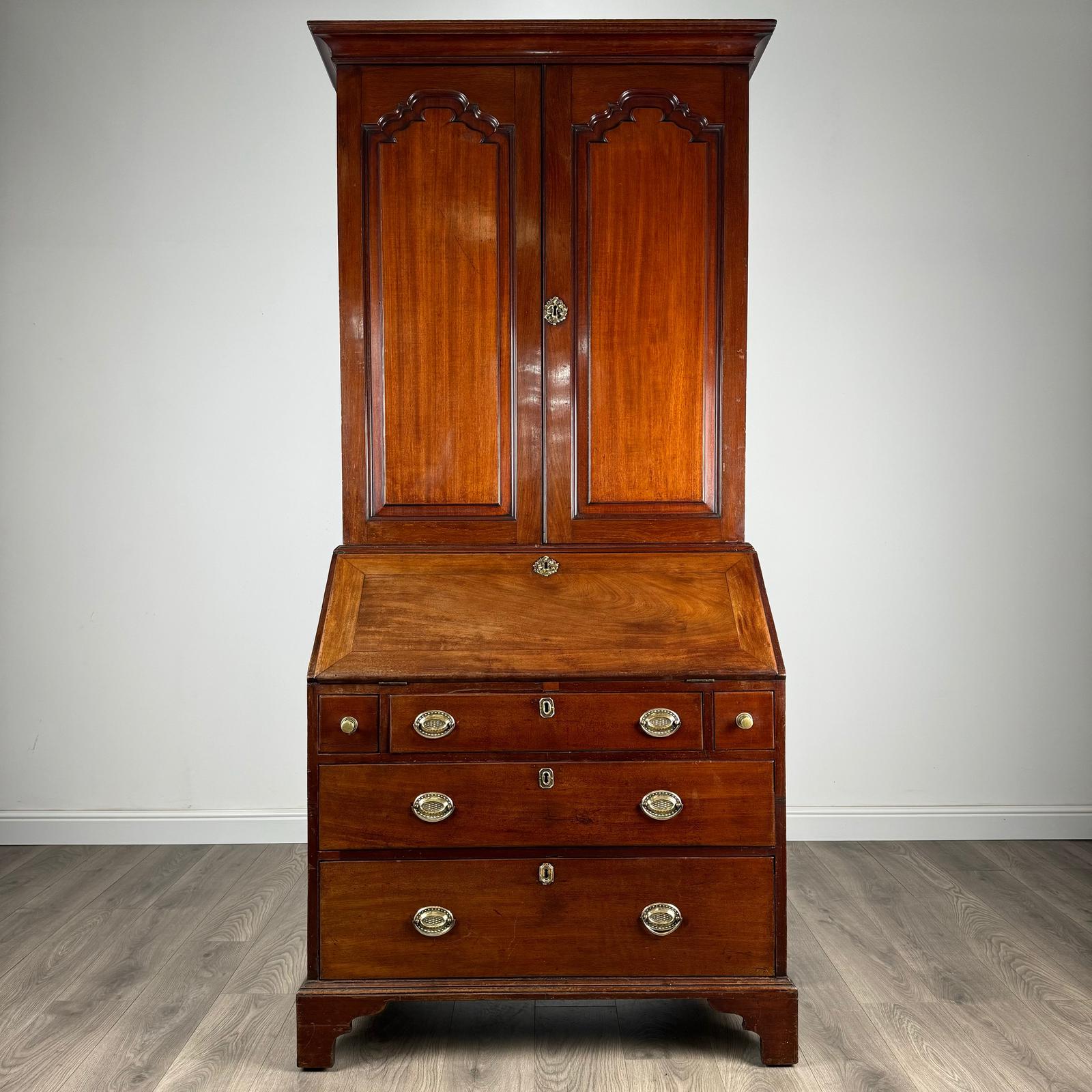 Antique 18th Century Fine Quality Bureau Bookcase in Mahogany (1 of 13)
