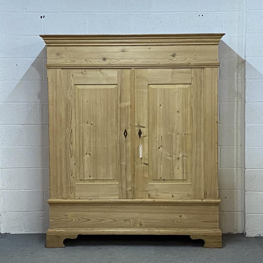 Deep antique double pine wardrobe (1 of 7) Deep antique double pine wardrobe (1 of 7)