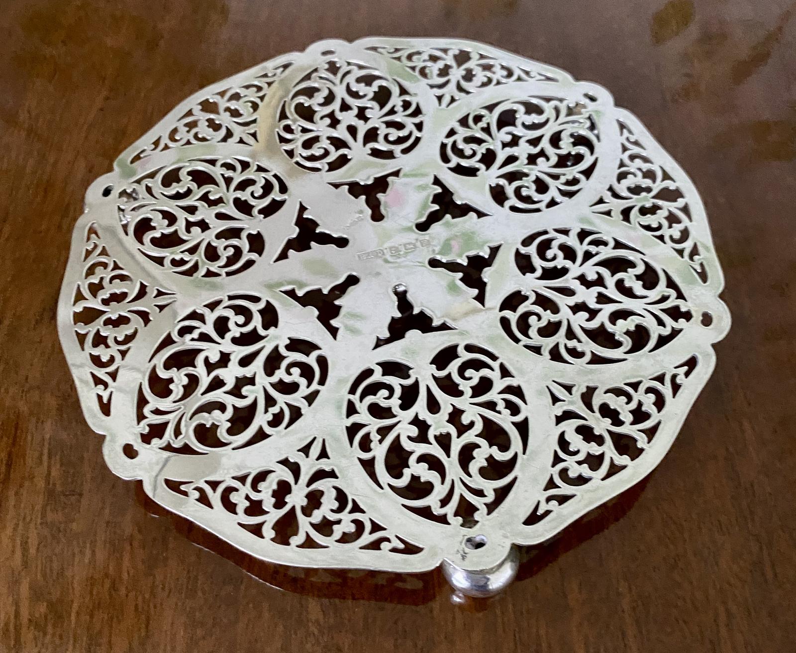 Silver Trivet. Birm 1930 (1 of 6)