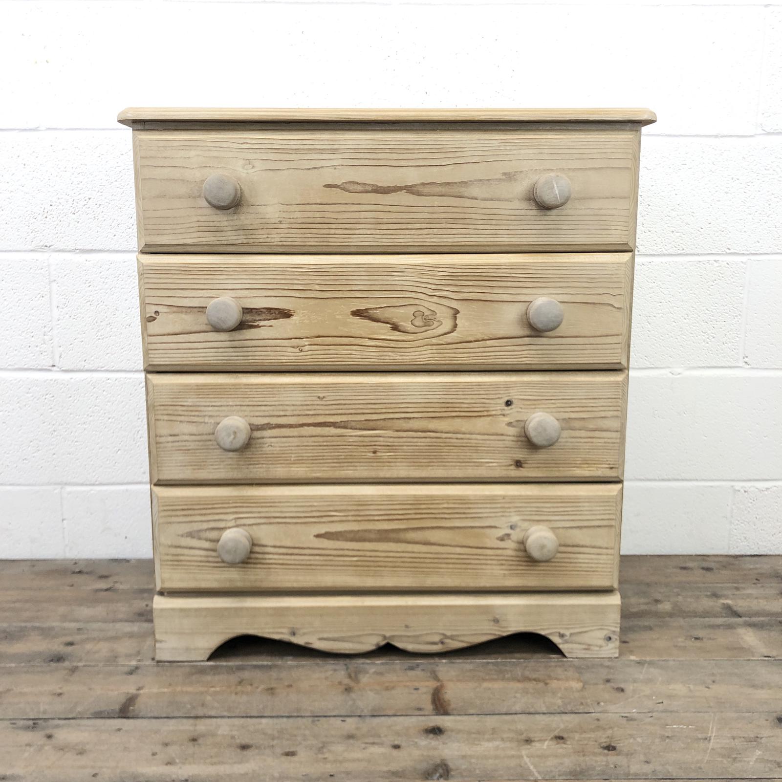 Vintage Pine Chest of Drawers (1 of 7) Vintage Pine Chest of Drawers (1 of 7)