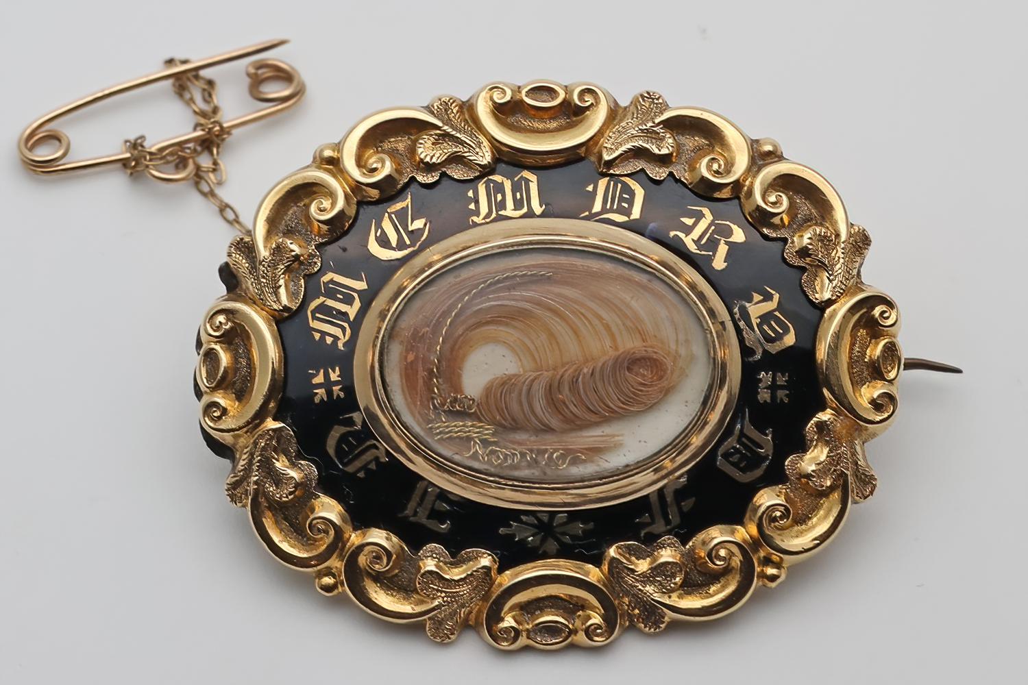 Victorian Gold & Enamel Mourning Brooch 1863 (1 of 2)