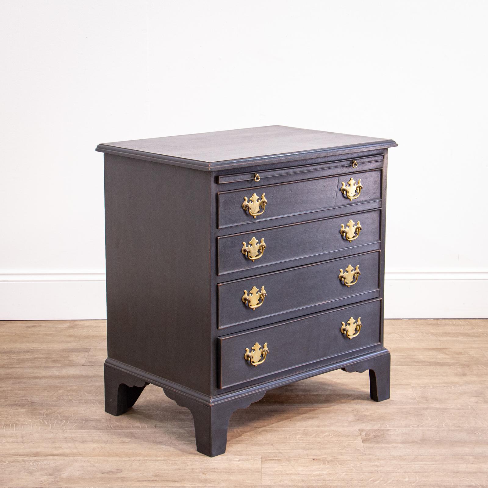 Late Georgian Chest of Drawers with Pull Out Slide (1 of 10) Late Georgian Chest of Drawers with Pull Out Slide (1 of 10)