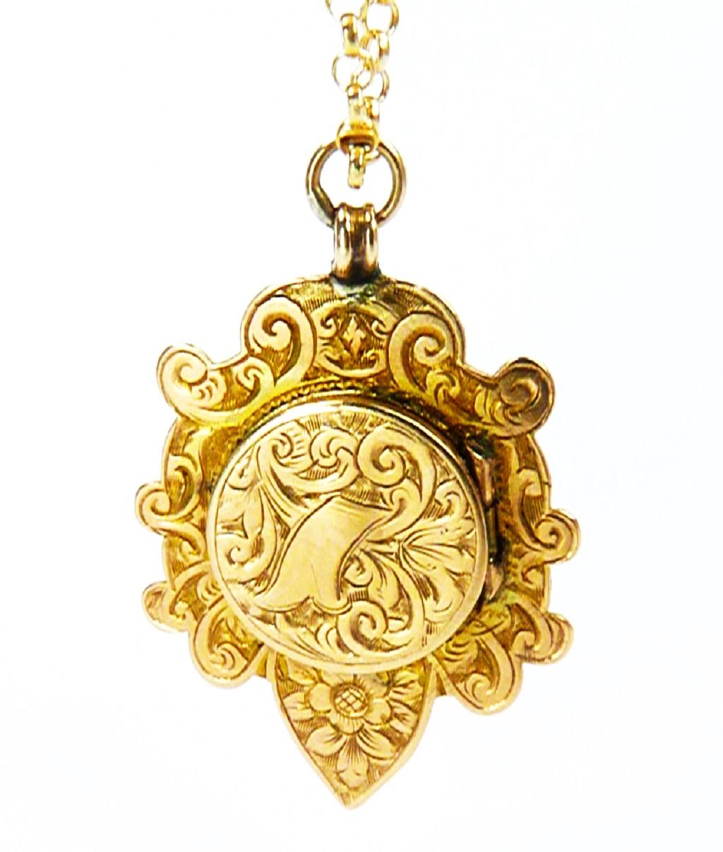 9ct Yellow Gold Antique Locket Necklace (1 of 11)