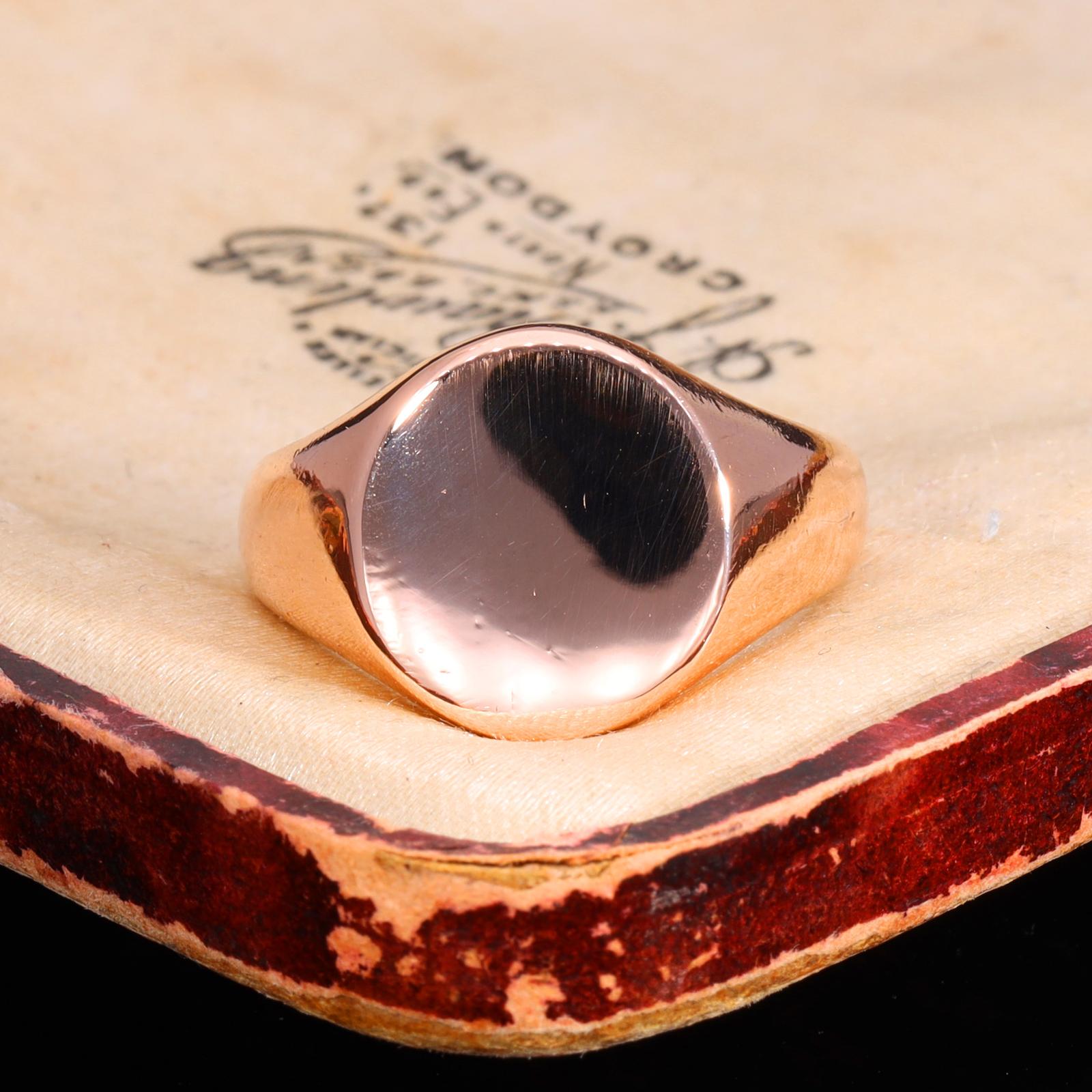 The Vintage 9ct Rose Gold 9.03g Signet Ring (1 of 7)