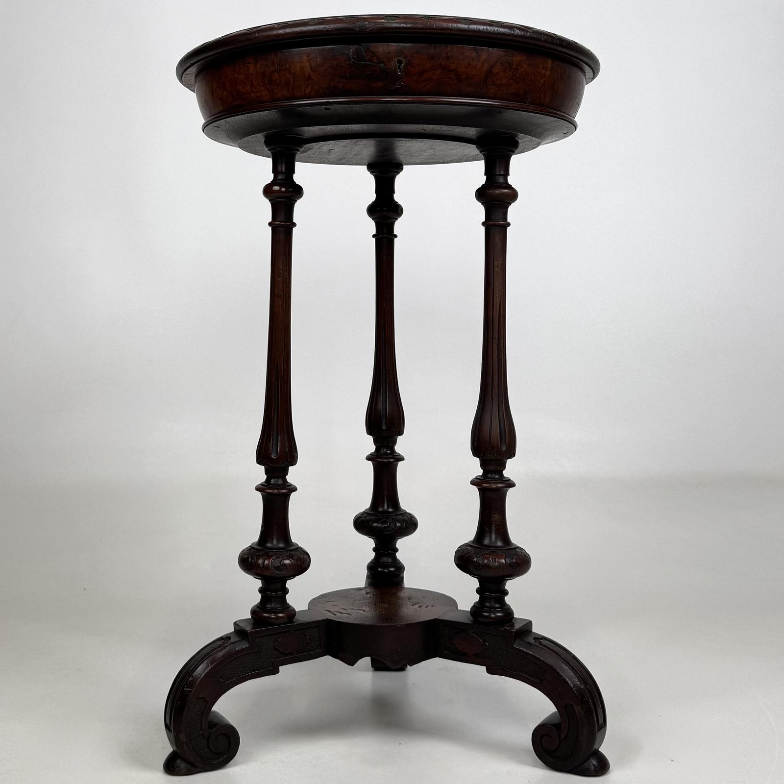 Antique 19th Century Inlaid Victorian Side Table In Burr Walnut (1 of 11) Antique 19th Century Inlaid Victorian Side Table In Burr Walnut (1 of 11)