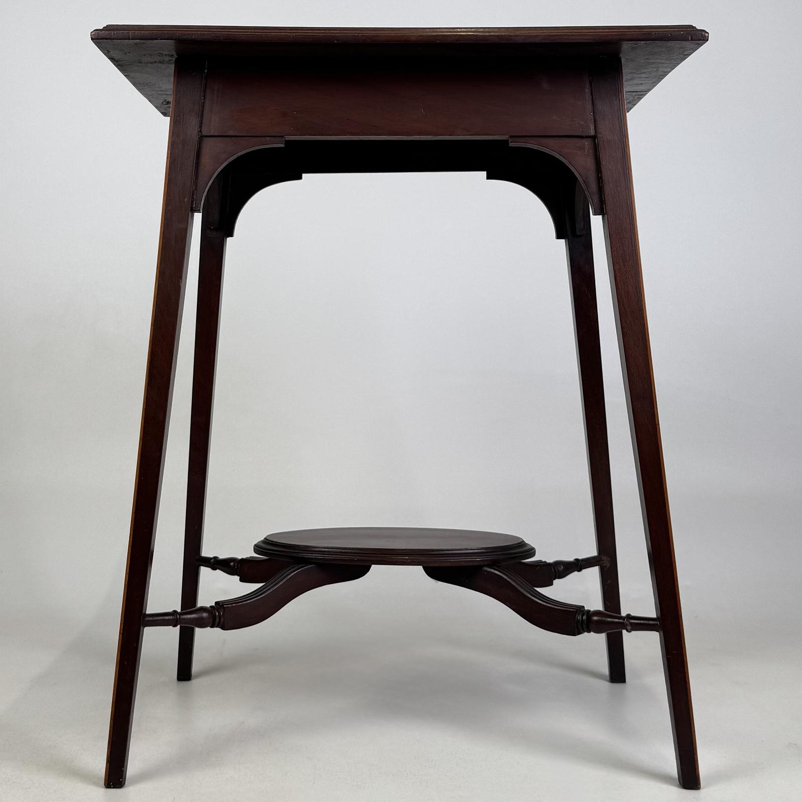 Antique 20th Century Edwardian Side Table in Mahogany (1 of 9) Antique 20th Century Edwardian Side Table in Mahogany (1 of 9)