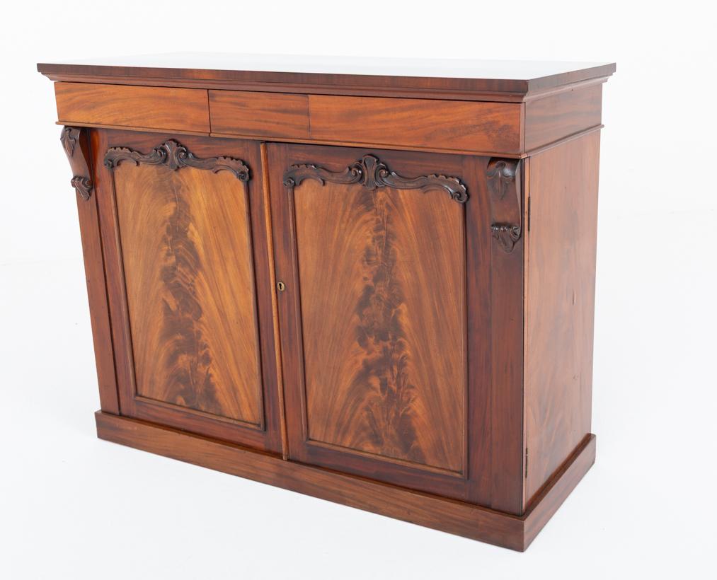 Victorian Mahogany 2 Door Cabinet (1 of 8) Victorian Mahogany 2 Door Cabinet (1 of 8)