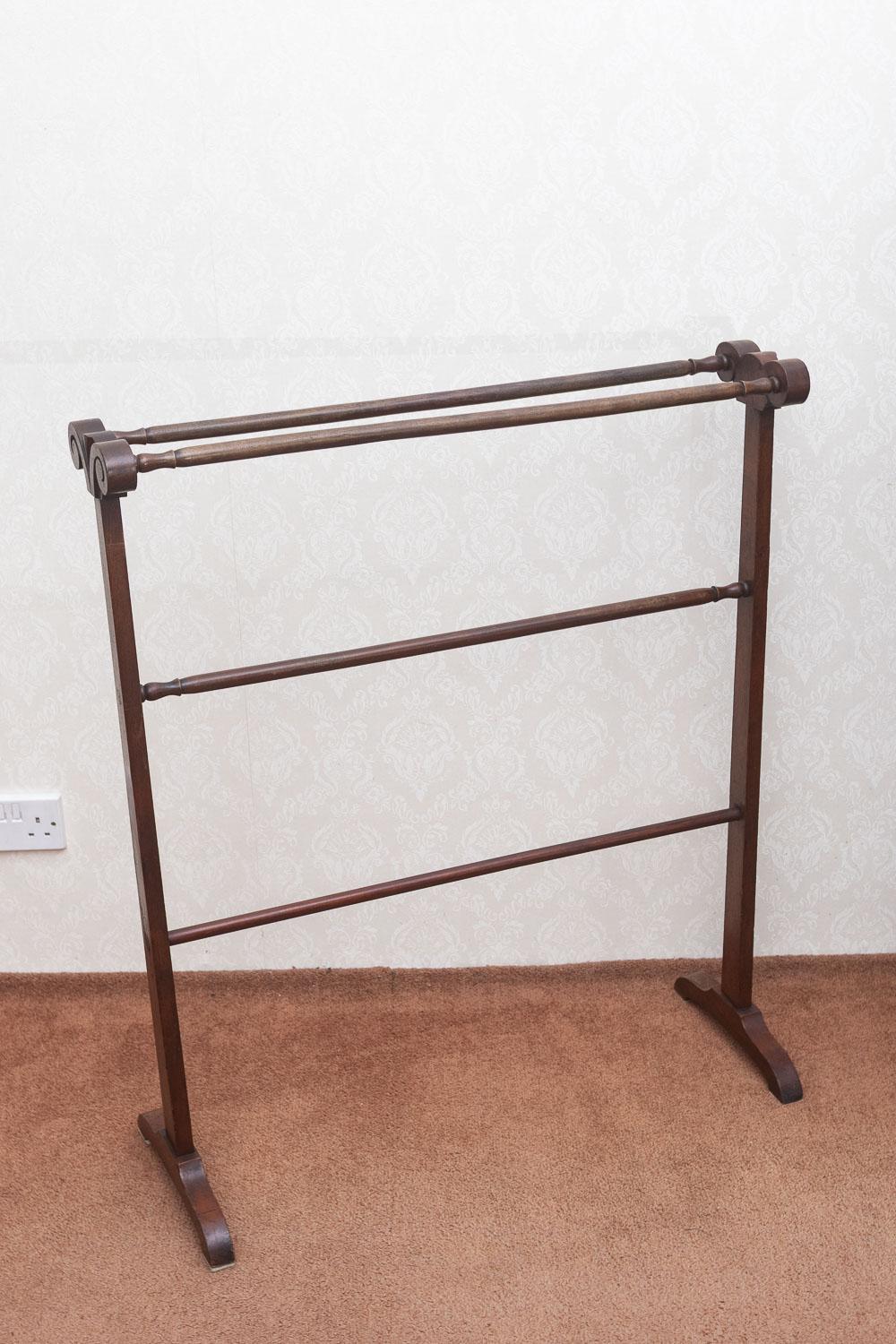 19th Century Mahogany Towel Rail of Very Good Quality (1 of 8)