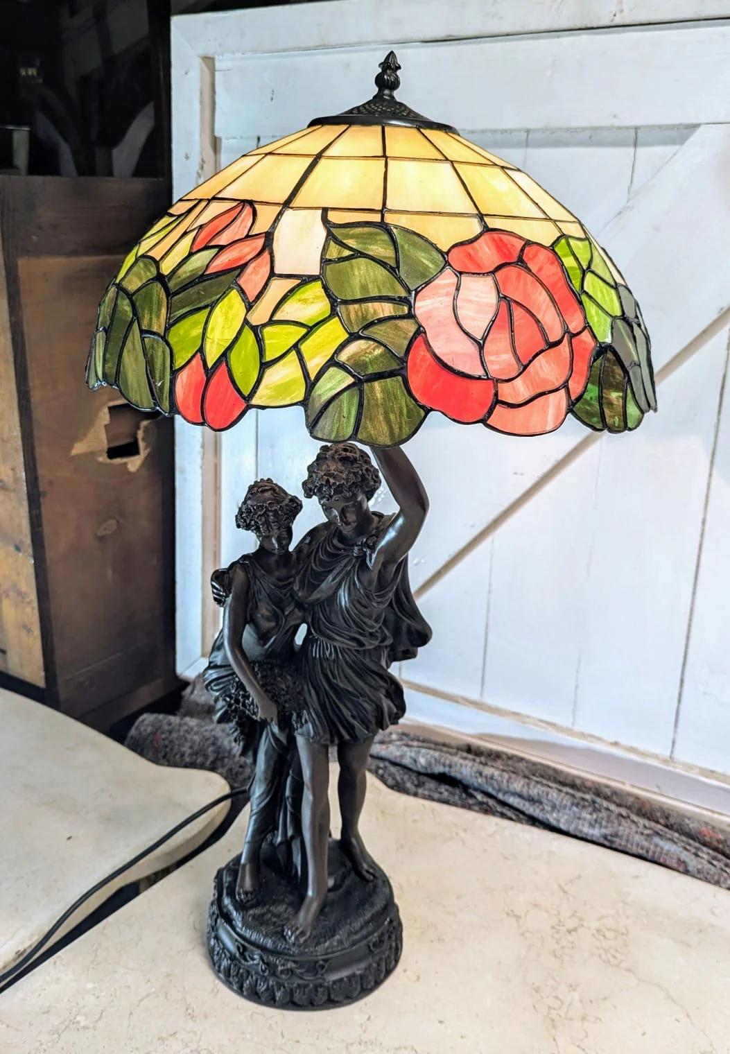 Classical Tiffany Style Lamp (1 of 5) Classical Tiffany Style Lamp (1 of 5)