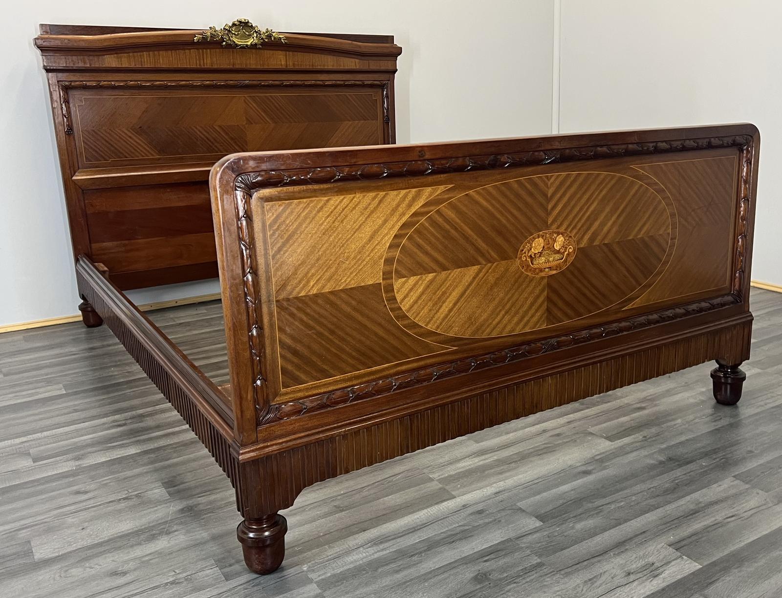 Amazing Rare Carved French Antique Double Bed (1 of 14) Amazing Rare Carved French Antique Double Bed (1 of 14)