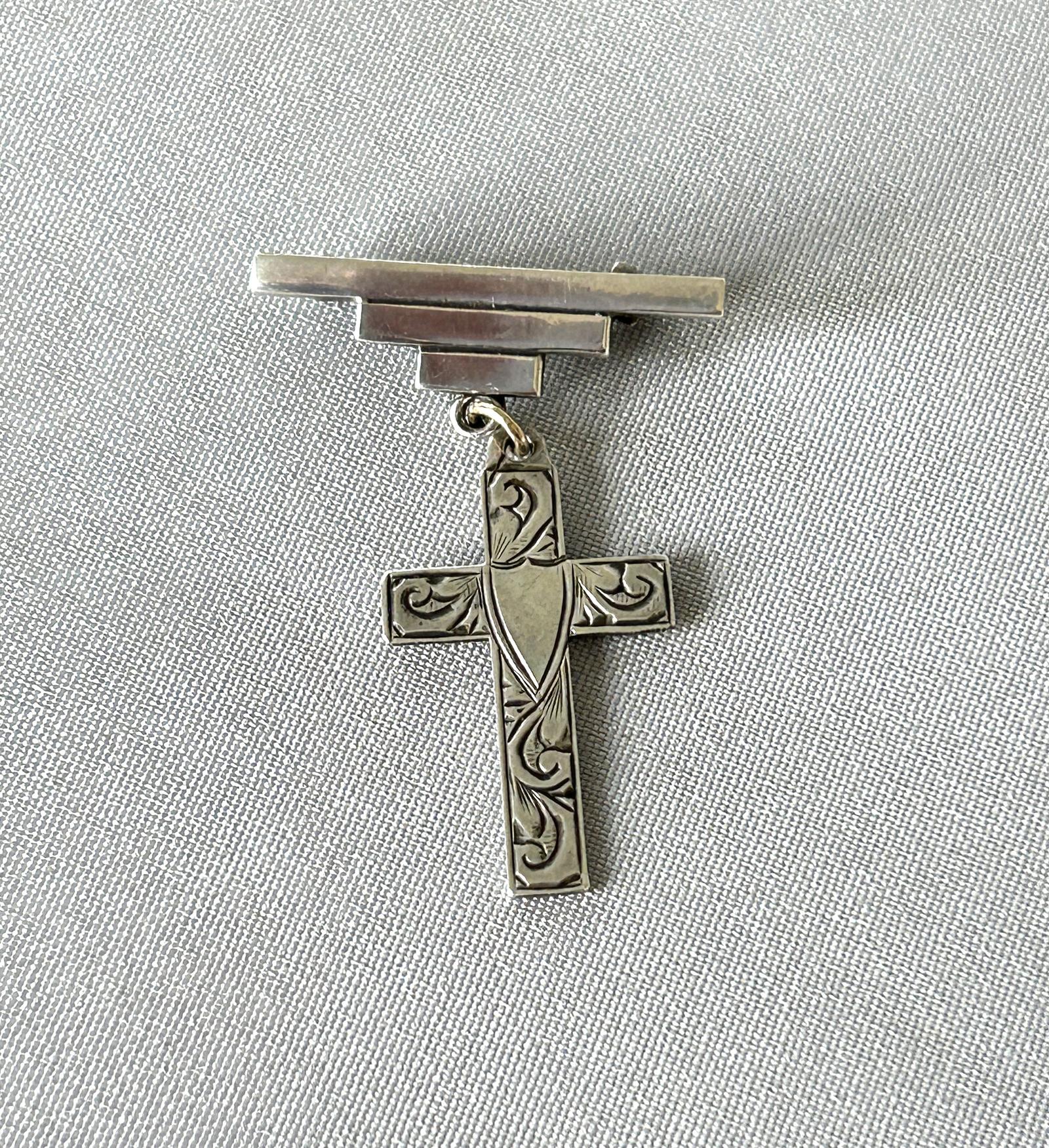 Unusual Victorian Engraved Silver Pendant Cross Brooch (1 of 5)