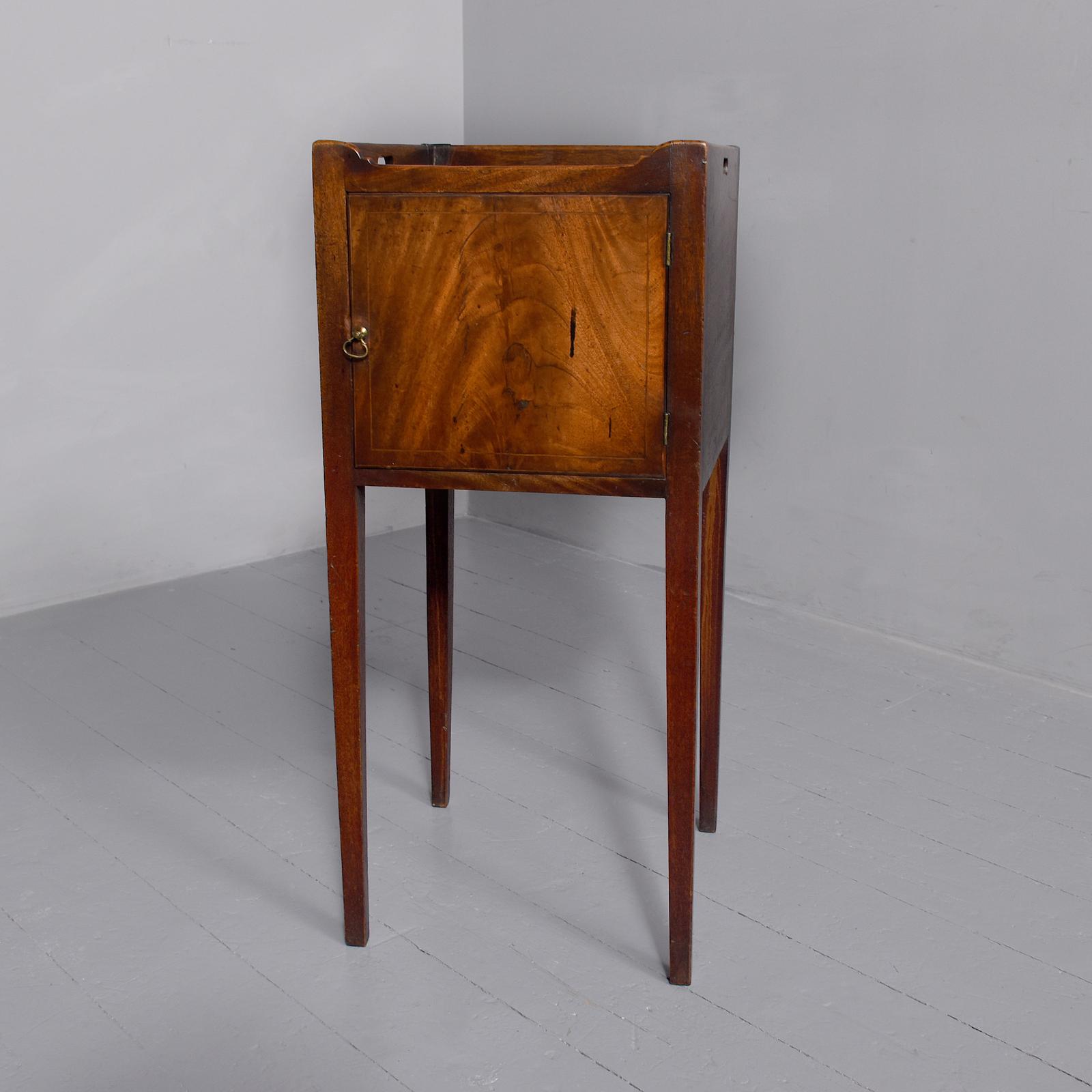 George III Mahogany Bedside Cabinet (1 of 3) George III Mahogany Bedside Cabinet (1 of 3)