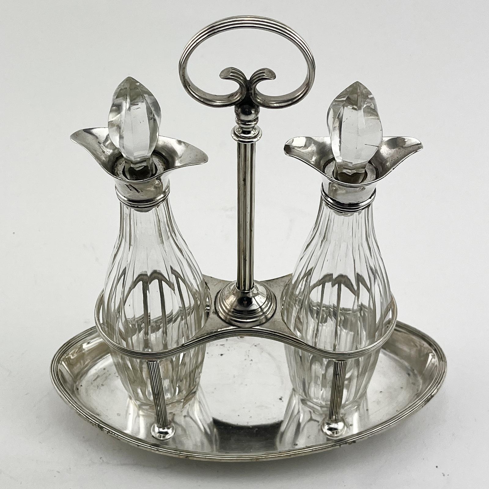 Georgian Style Late Victorian Silver Plated Oil & Vinegar Cruet (1 of 6) Georgian Style Late Victorian Silver Plated Oil & Vinegar Cruet (1 of 6)