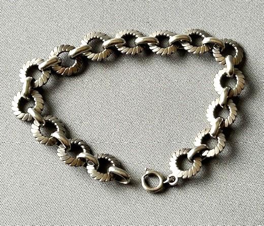 Modernist Silver Bracelet in Scandinavian Style (1 of 5)