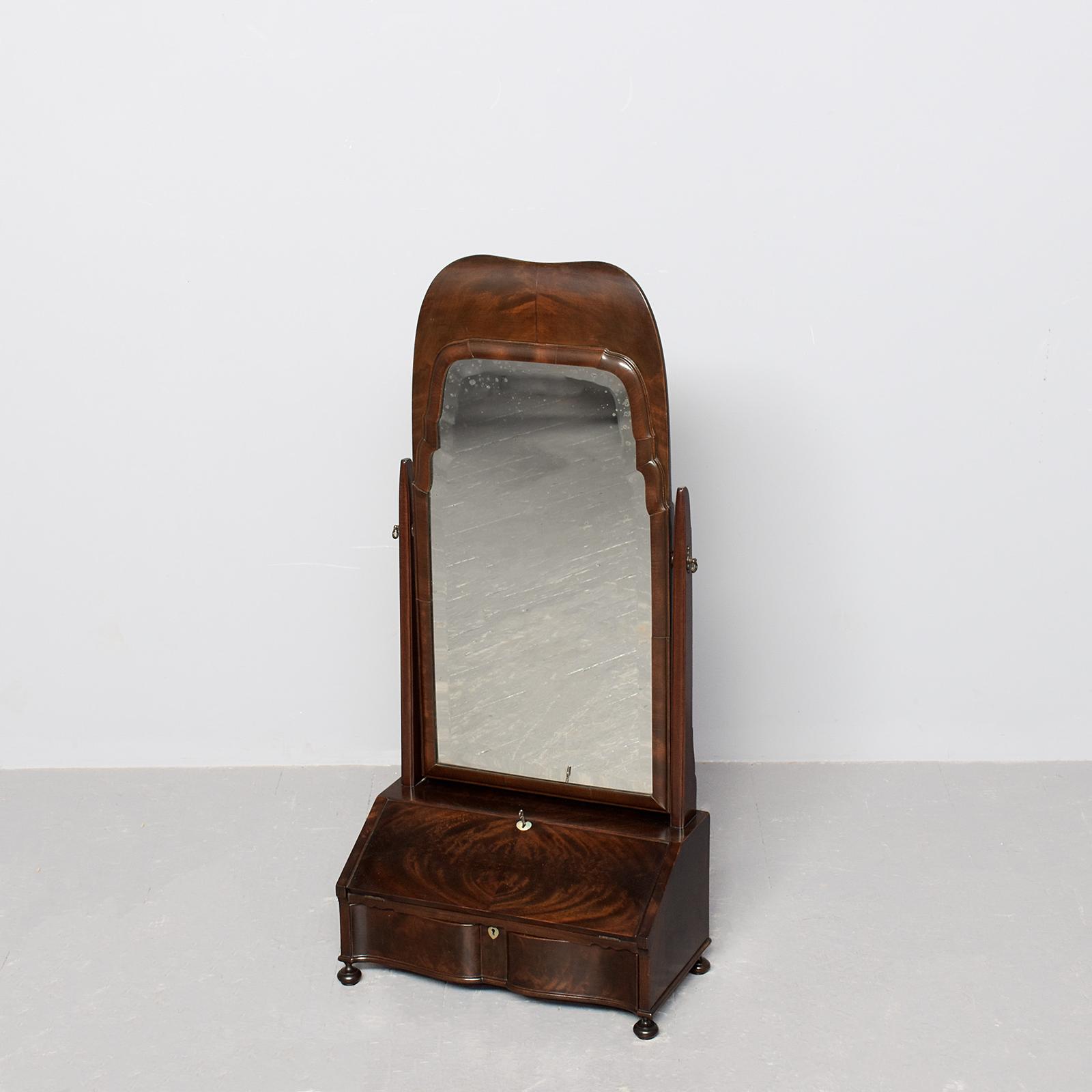 Documented Mahogany Toilet Mirror by RS McAlpine of Edinburgh (1 of 8) Documented Mahogany Toilet Mirror by RS McAlpine of Edinburgh (1 of 8)