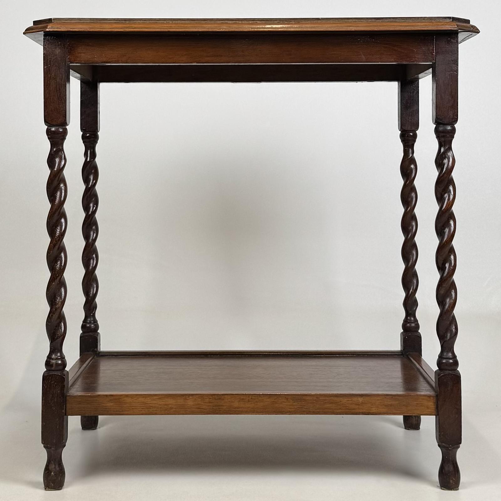 Antique 20th Century Barley Twist Side Table in Golden Oak (1 of 10) Antique 20th Century Barley Twist Side Table in Golden Oak (1 of 10)