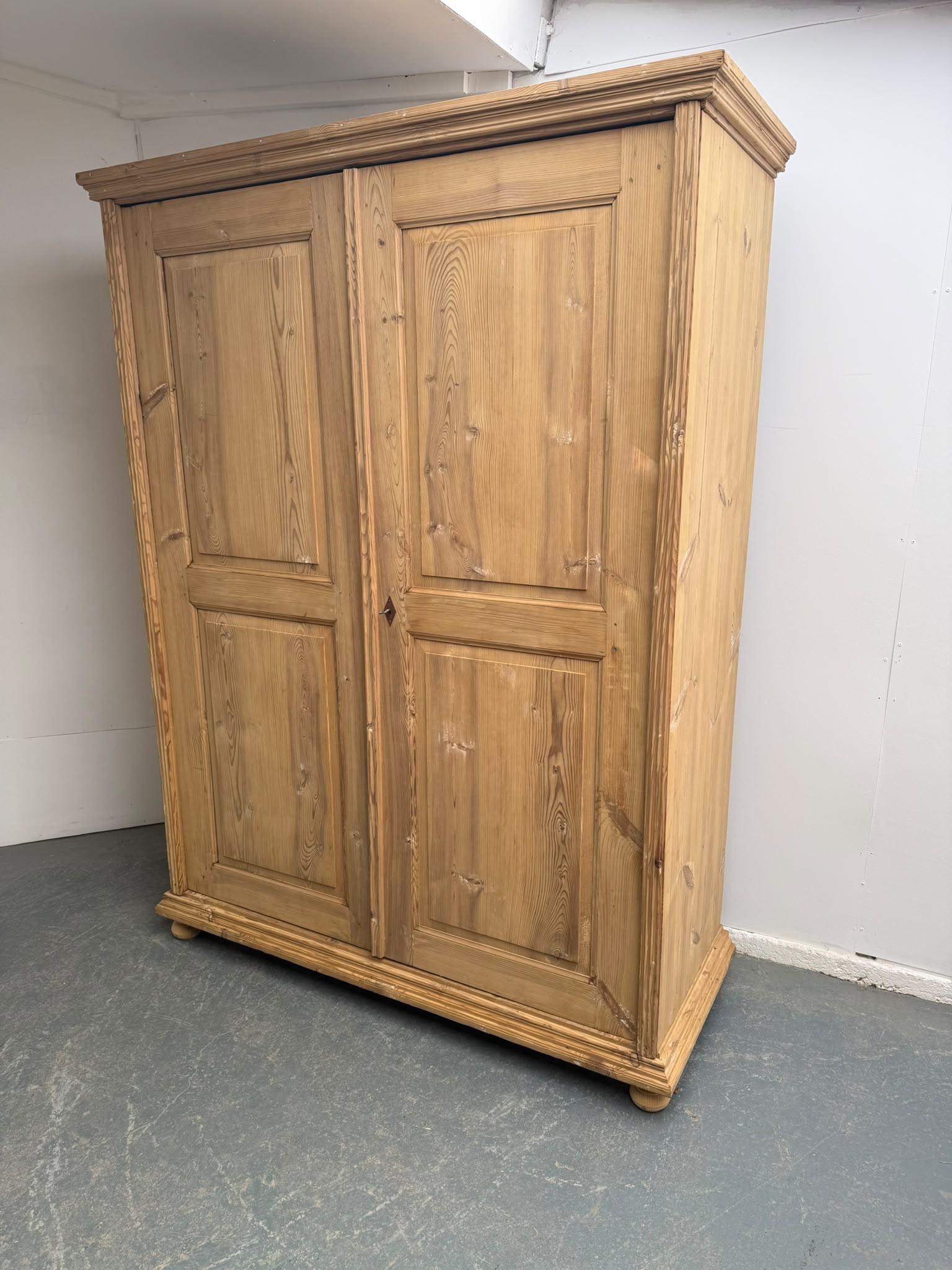Massive Victorian Antique Pine Ladies Knockdown Wardrobe to wax / paint (1 of 11) Massive Victorian Antique Pine Ladies Knockdown Wardrobe to wax / paint (1 of 11)