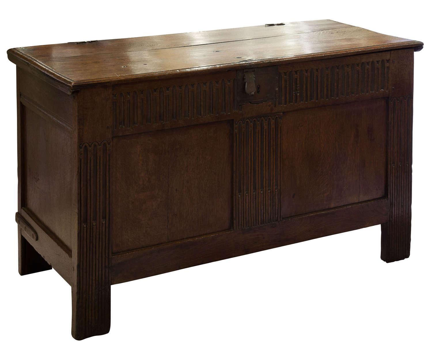 17thc Oak Coffer with Planked Top (1 of 7) 17thc Oak Coffer with Planked Top (1 of 7)