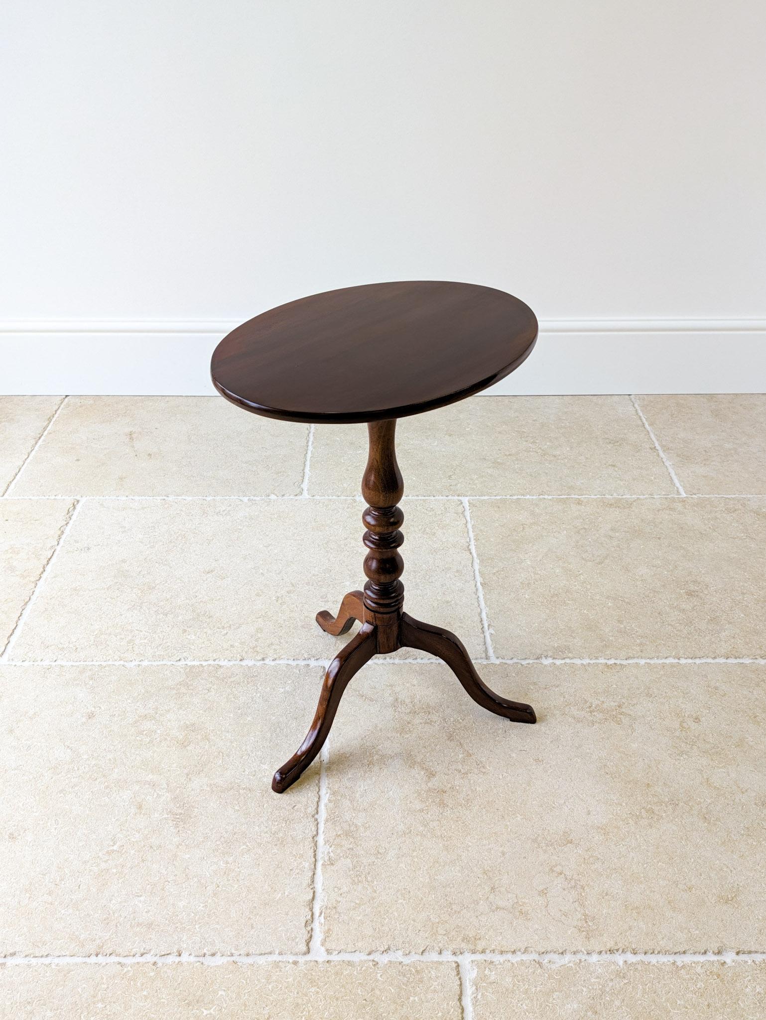 Antique Georgian Mahogany Oval Tilt-top Tripod Wine Table c.1810 (1 of 18) Antique Georgian Mahogany Oval Tilt-top Tripod Wine Table c.1810 (1 of 18)